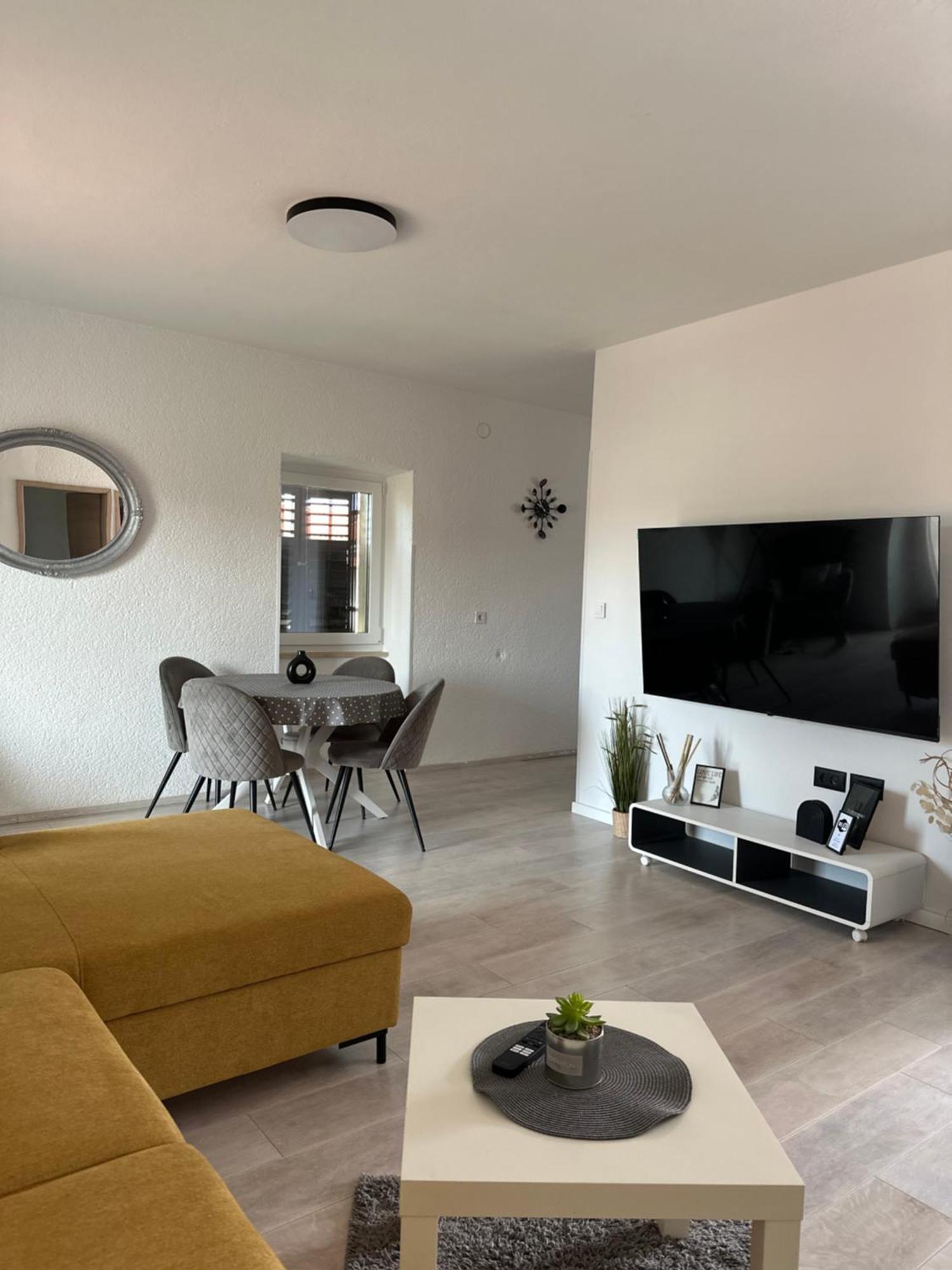 Apartment Peloza 1 波雷奇 外观 照片